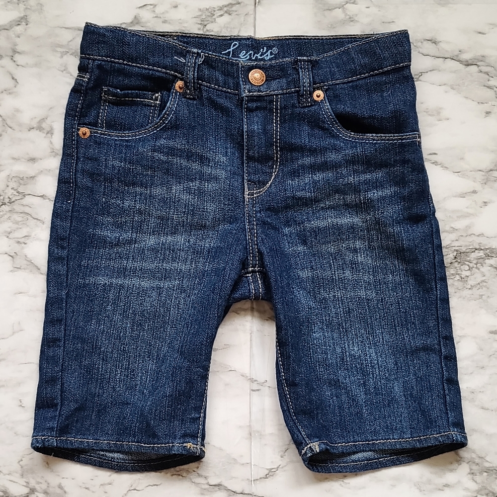 Levis embroidered bermudas size 6X
